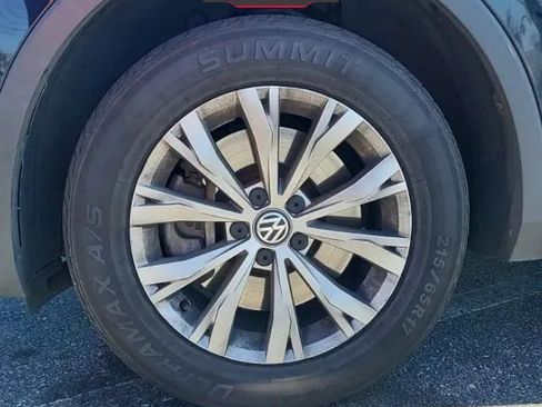 Used 2018 Volkswagen Tiguan S image 30