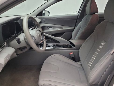 Used 2023 Hyundai Elantra SEL FWD image 17