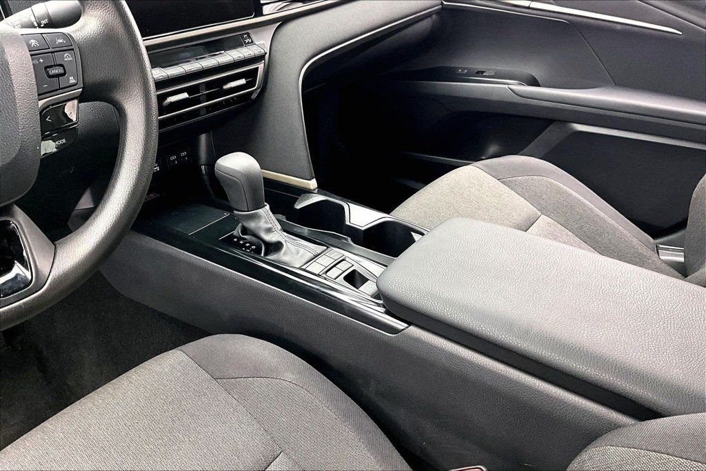 Used 2025 Toyota Camry LE FWD image 15