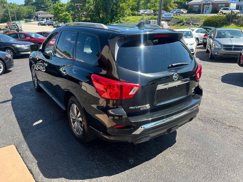 Used 2019 Nissan Pathfinder SL AWD/4WD image 9