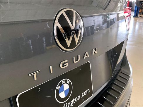 Used 2023 Volkswagen Tiguan SE R-Line AWD/4WD image 31
