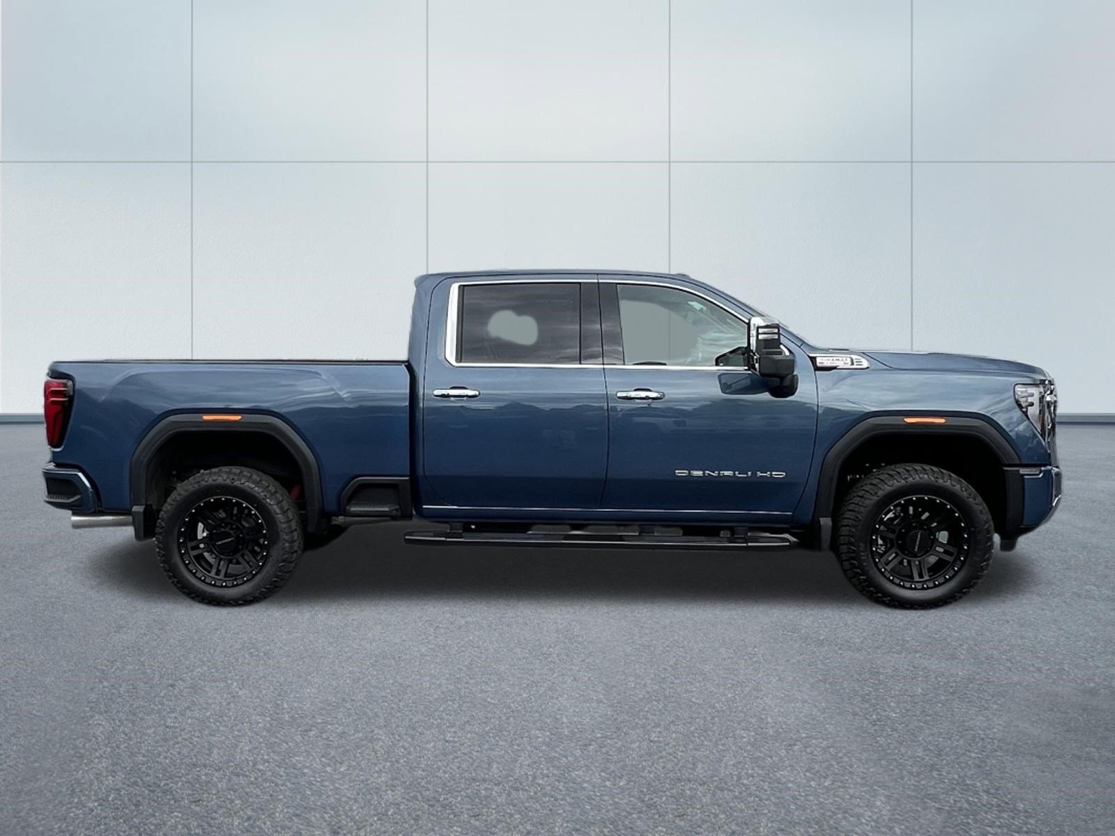 Used 2026 GMC Sierra 3500 Denali w/ Denali Reserve Package AWD/4WD image 7
