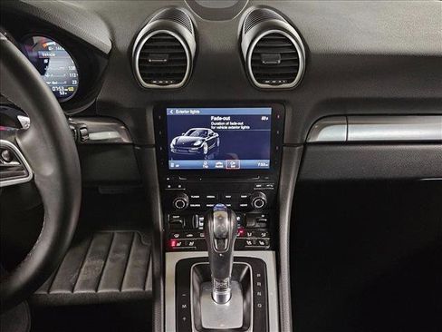 Used 2018 Porsche 718 Cayman image 13