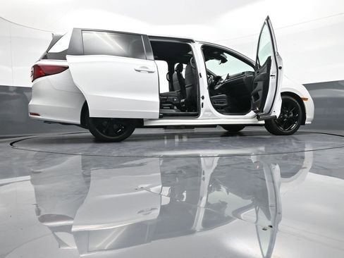 Certified 2023 Honda Odyssey Sport image 50