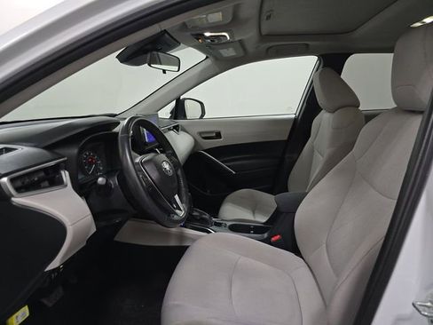 Used 2023 Toyota Corolla Cross LE image 7