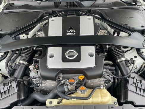 Used 2017 Nissan 370Z Touring Sport RWD image 34