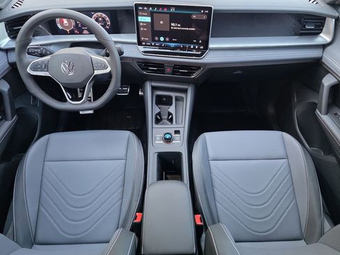 New 2026 Volkswagen Tiguan SE R-Line FWD image 21