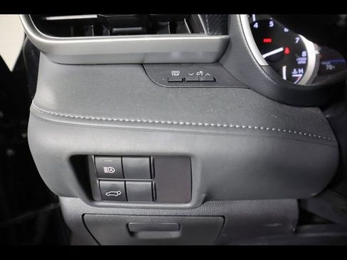 Used 2022 Toyota Highlander XSE FWD image 18