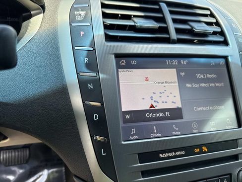 Used 2020 Lincoln MKZ Reserve w/ Elements Package FWD image 34