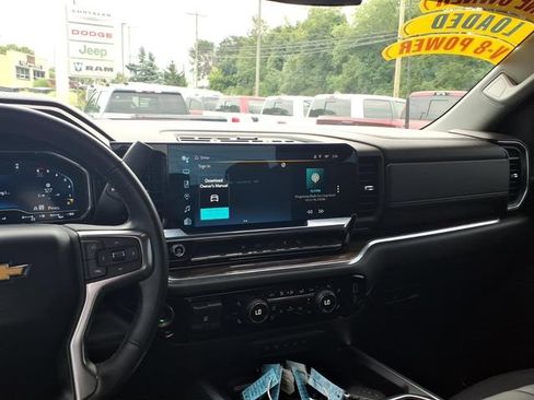 Used 2024 Chevrolet Silverado 2500 LT AWD/4WD image 20