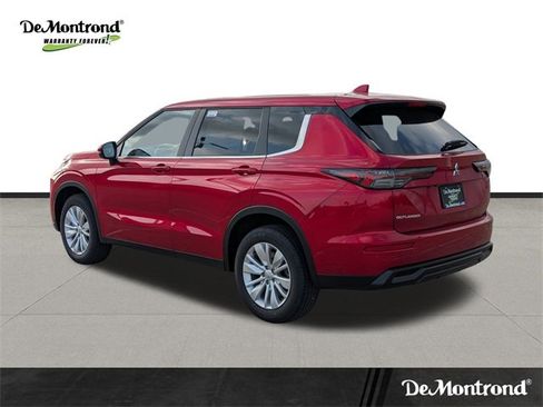 New 2025 Mitsubishi Outlander ES image 7