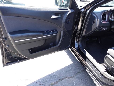 Used 2015 Dodge Charger SE w/ Power Sunroof Group AWD/4WD image 16