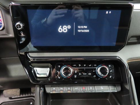 Used 2024 GMC Sierra 1500 AT4 w/ Technology Package image 13