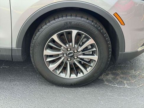 Used 2023 Lincoln Nautilus Reserve AWD/4WD image 9