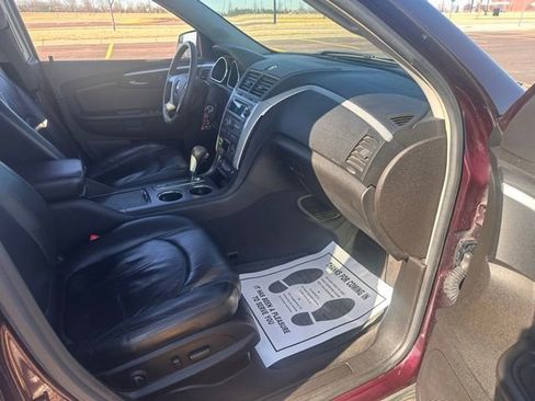 Used 2009 Chevrolet Traverse LT image 27