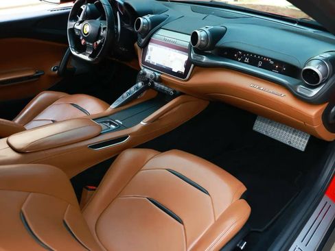 Used 2019 Ferrari GTC4Lusso T image 20