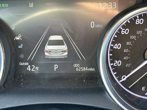 Used 2020 Toyota Camry SE w/ Cold Weather Package image 21