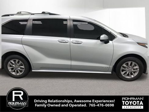 Used 2021 Toyota Sienna XLE FWD image 8