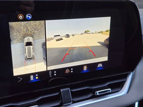 Used 2025 Chevrolet Equinox LT w/ Convenience Package II FWD image 34