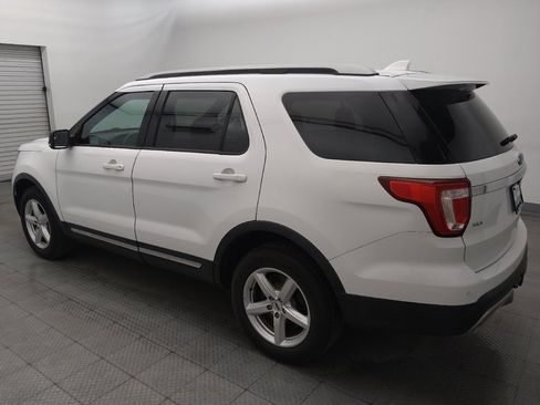 Used 2016 Ford Explorer XLT w/ Equipment Group 202A AWD/4WD image 3