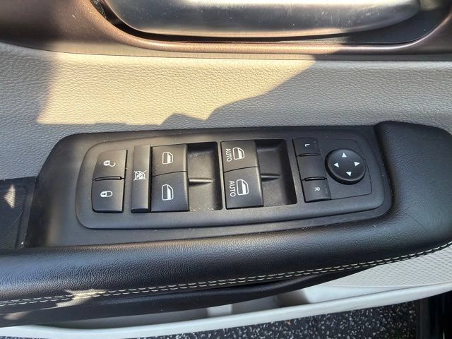 Used 2024 Chrysler Voyager LX FWD image 19