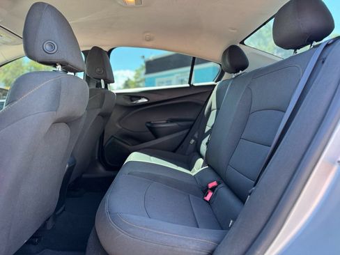 Used 2017 Chevrolet Cruze LS FWD image 11