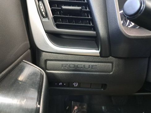 Used 2024 Nissan Rogue S AWD/4WD image 25