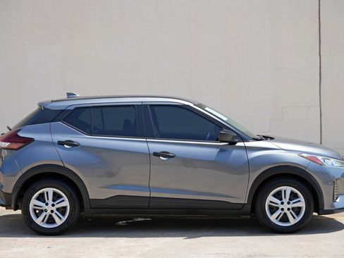 Used 2021 Nissan Kicks S FWD image 46
