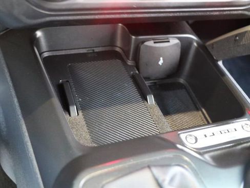 Used 2025 Ford Bronco Badlands image 26