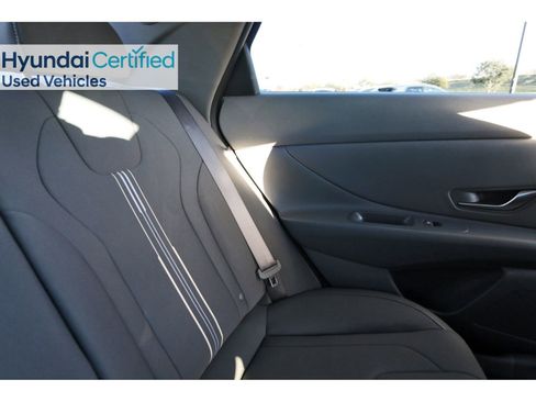 Certified 2025 Hyundai Elantra SEL image 15