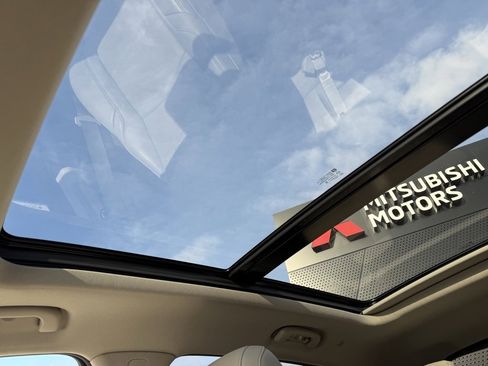 Used 2022 Cadillac XT4 Premium Luxury image 5