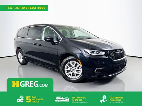 Used 2024 Chrysler Pacifica Touring-L FWD image 1