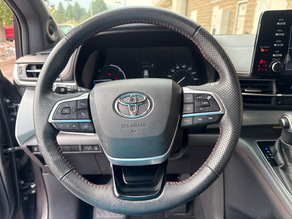 Used 2022 Toyota Sienna XSE w/ XSE Plus Package FWD image 15