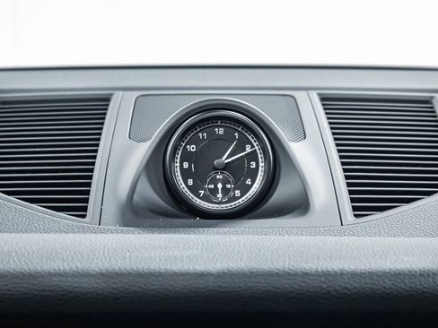 Certified 2025 Porsche Macan image 15