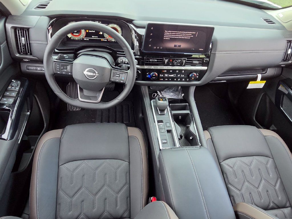 New 2026 Nissan Pathfinder Platinum w/ Accent Package FWD image 8