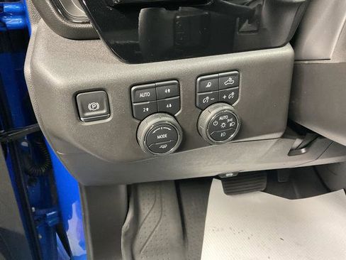 Used 2025 Chevrolet Silverado 1500 ZR2 AWD/4WD image 13