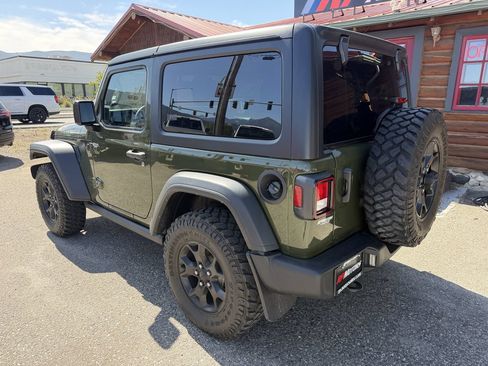 Used 2022 Jeep Wrangler Sport AWD/4WD image 4