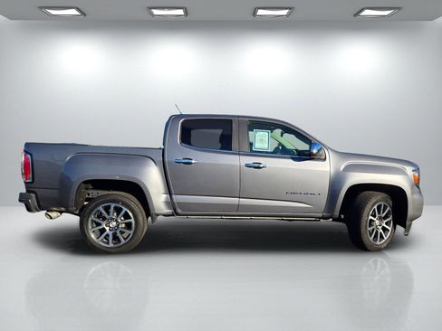 Used 2021 GMC Canyon Denali image 3