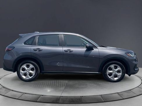 Certified 2023 Honda HR-V LX image 6