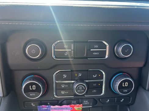Used 2023 Chevrolet Tahoe LT w/ LT Signature Package AWD/4WD image 21