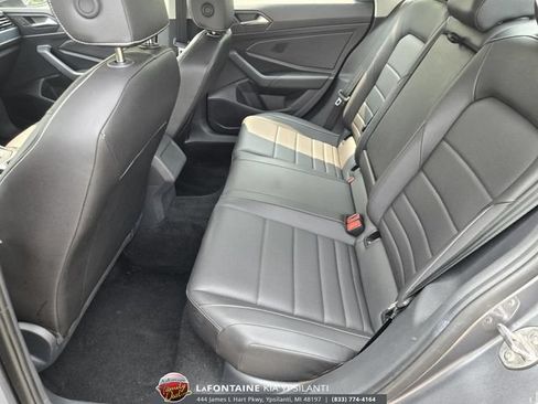 Used 2024 Volkswagen Jetta SE FWD image 33