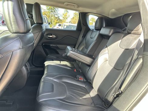 Used 2023 Jeep Cherokee Altitude Lux image 22