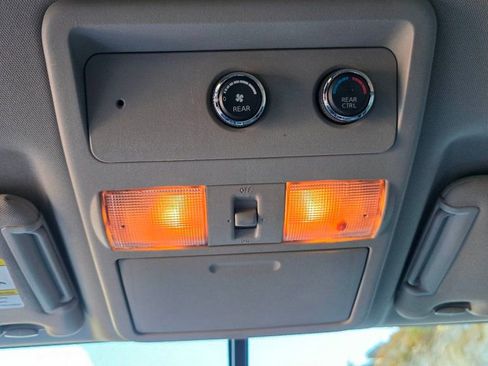 Used 2012 Nissan Pathfinder Silver image 32