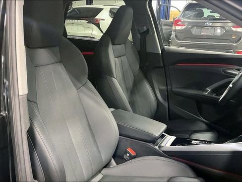 Used 2025 Audi Q5 Prestige AWD/4WD image 7