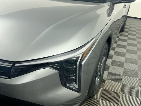 New 2025 Kia K4 LXS image 11