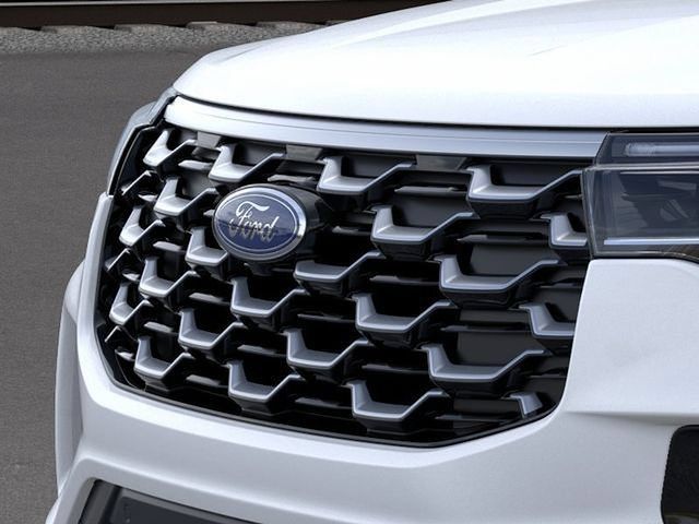 New 2026 Ford Explorer Platinum w/ LUX Leather Package AWD/4WD image 17