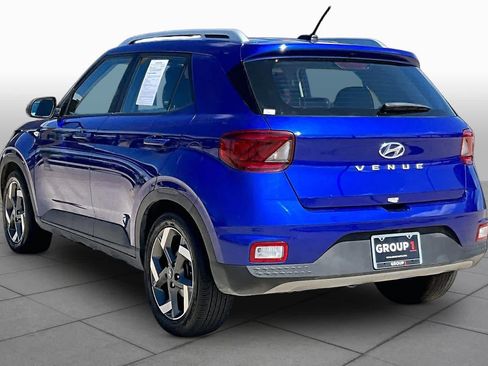 Used 2024 Hyundai Venue Limited FWD image 10