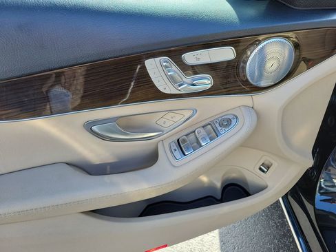Used 2018 Mercedes-Benz C 300 Sedan image 17