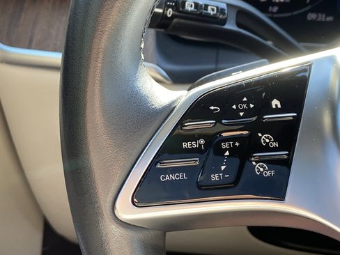 Certified 2025 Mercedes-Benz GLC 300 4MATIC image 29
