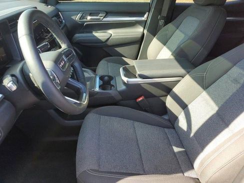 Used 2025 GMC Terrain Elevation AWD/4WD image 17